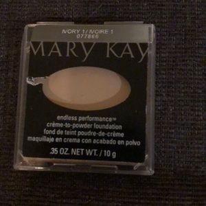 Creme to powder foundation